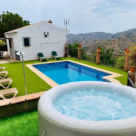 Villa En Frigiliana Con Piscina Y Jacuzzi Extérieur photo