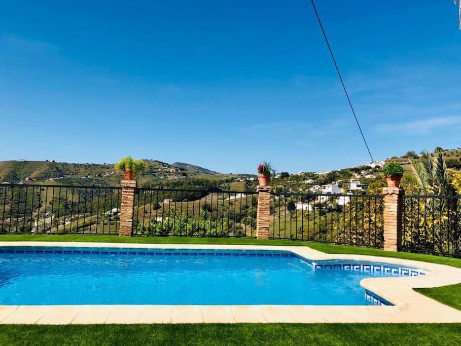 Villa En Frigiliana Con Piscina Y Jacuzzi Extérieur photo