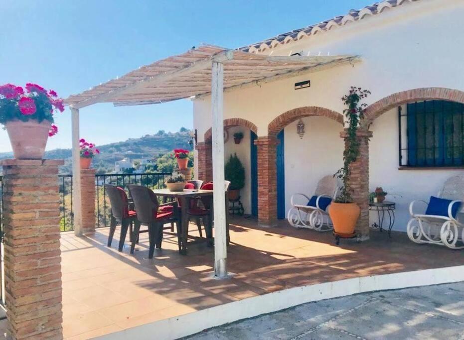 Villa En Frigiliana Con Piscina Y Jacuzzi Extérieur photo